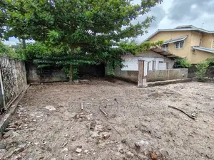Commercial Land for Long-Term Lease – Ekala, Kanuwana