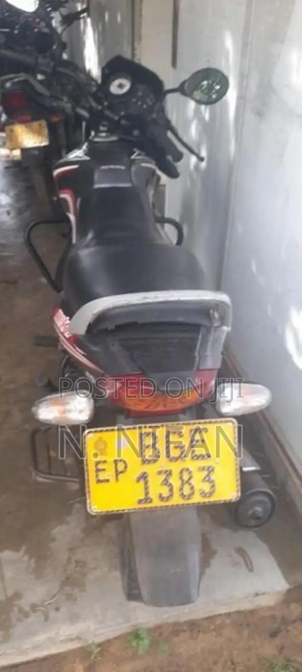 TVS Metro 2017