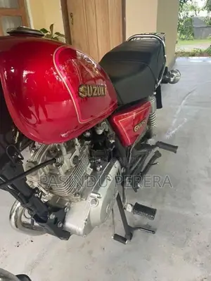 Suzuki GN 125 2025