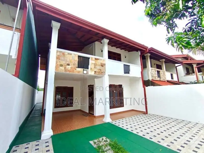 4 Bedroom Two Storied House for Sale - Kesbewa (EM592)