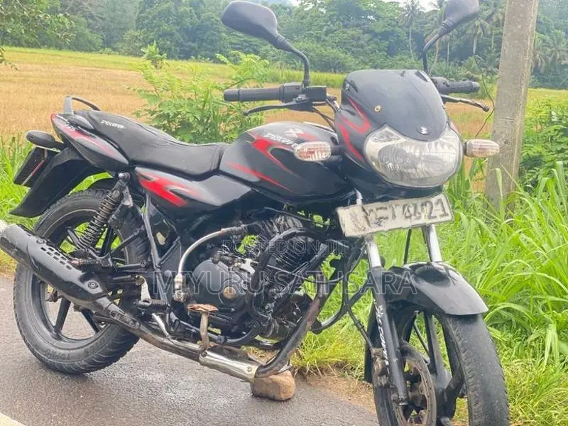 Bajaj Discover used 2010