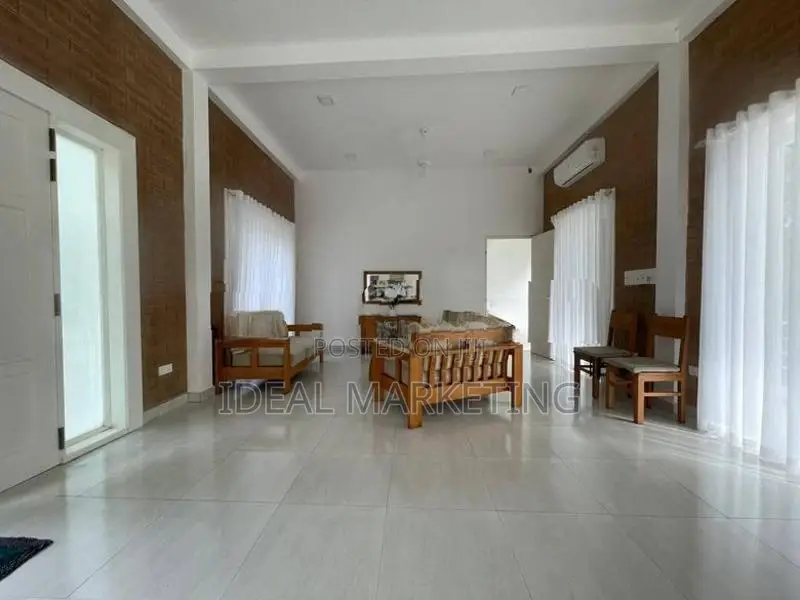Prime House for Sale - Padukka (EM595)