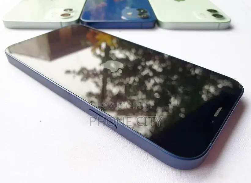 Apple iPhone 12 64GB (Used)