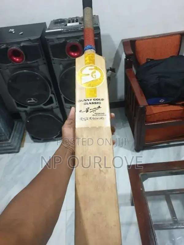 Sunny gold bat