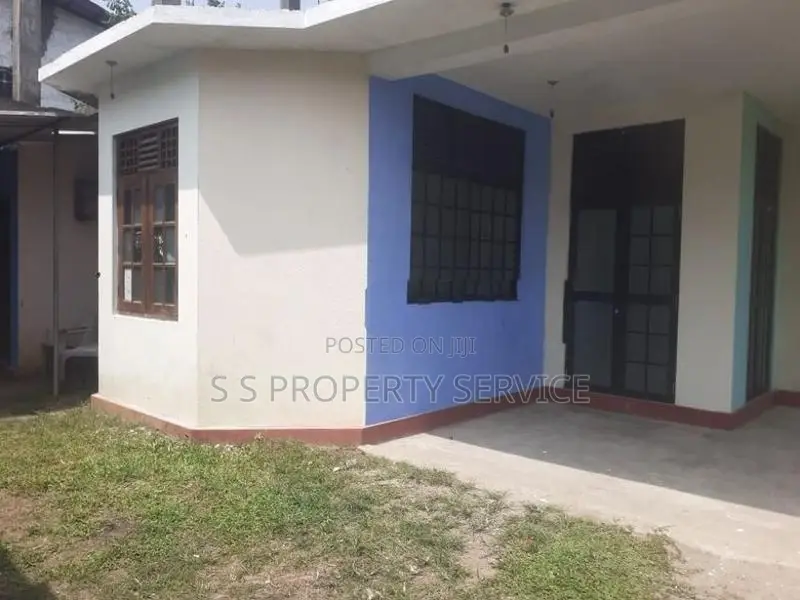 House is for sale in Habarakada Junction (SSPH-285)