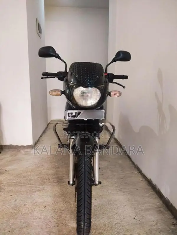 Bajaj Pulsar 150 2005