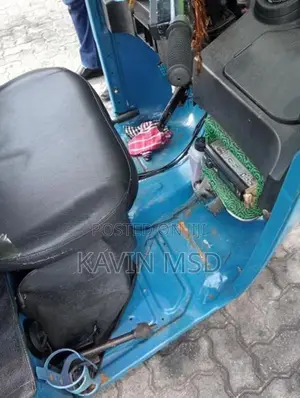 Bajaj RE 2017