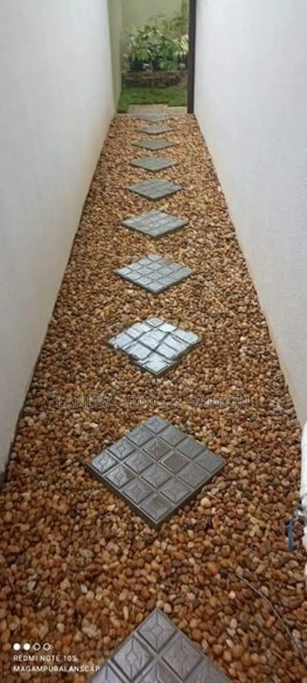 Malaysian Grass With Interlock Stones