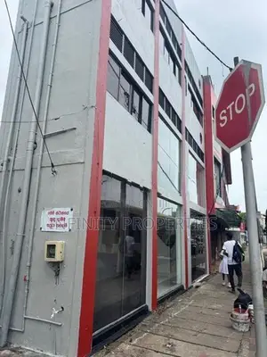 (AF876) 03 Storey Commercial Building for Sale at Moratuwa
