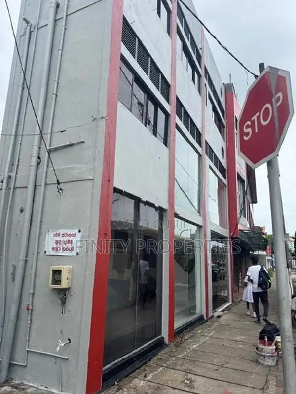 (AF876) 03 Storey Commercial Building for Sale at Moratuwa