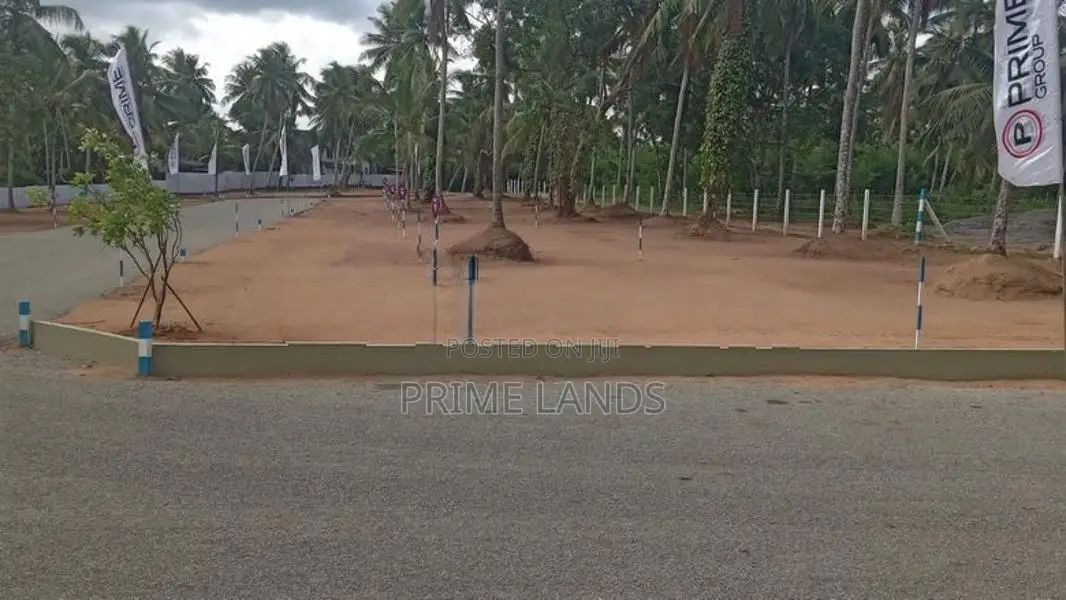 නිට්ටබුව තිහාරිය නගර දෙකටම මැදිව නුවර ප්‍රධාන බස් පාරට මිටර් 100යි ඉඩම