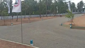 නිට්ටබුව තිහාරිය නගර දෙකටම මැදිව නුවර ප්‍රධාන බස් පාරට මිටර් 100යි ඉඩම