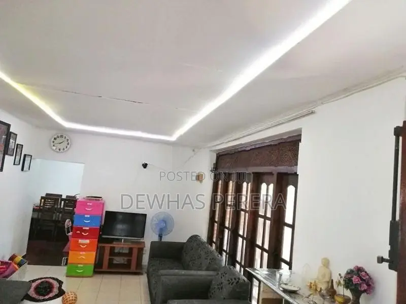 House for sale ranmutugala road kirillawala kadawata