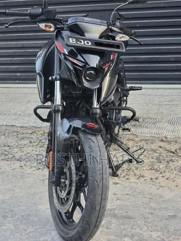 Bajaj Pulsar N160 2025