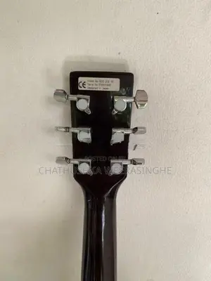 Suzuki Acoustic Guitar with Amplifier