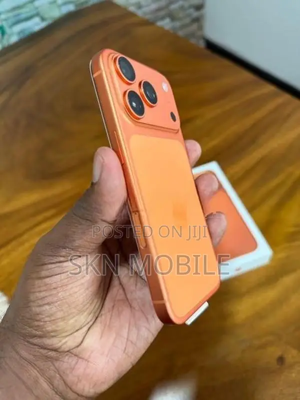 Apple iPhone 17 Pro 256GB eSIM (Used)