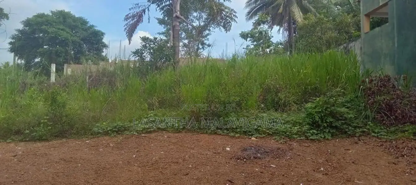 10.75 perch Land for sale in Galwarusawa Road Athurugirya
