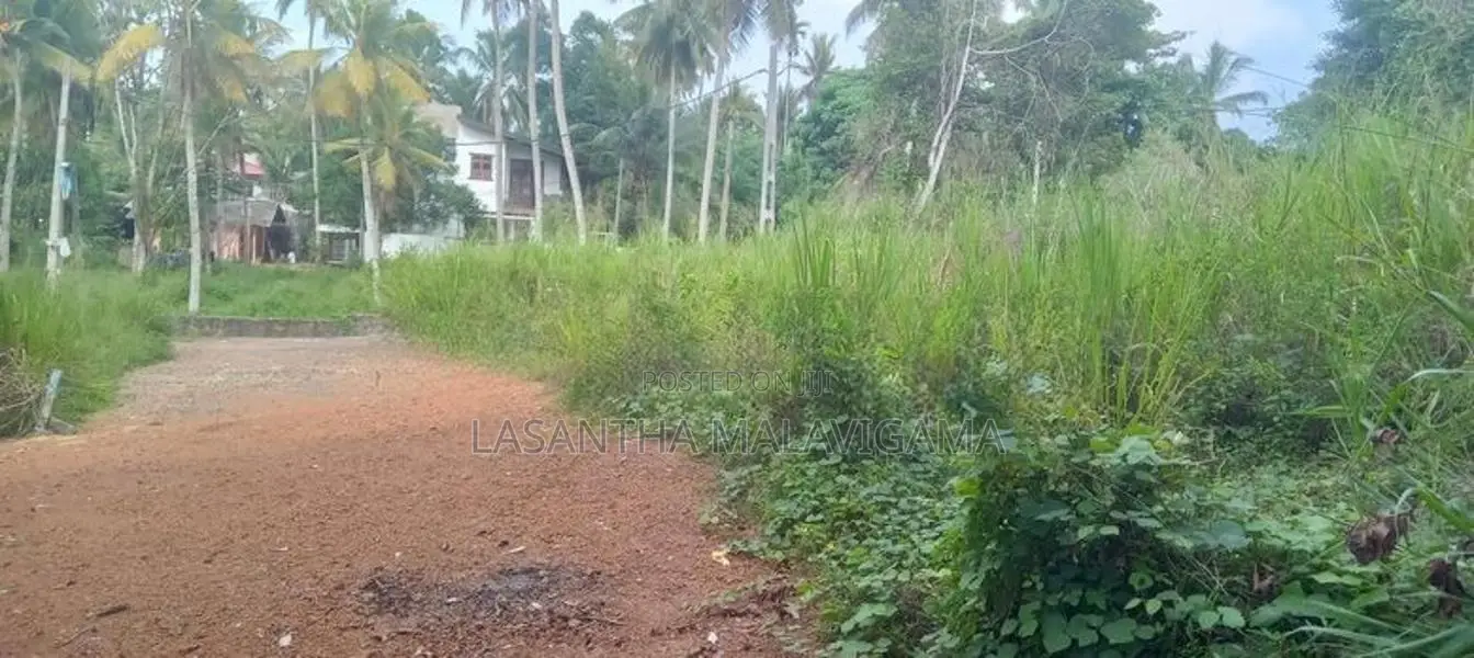 10.75 perch Land for sale in Galwarusawa Road Athurugirya
