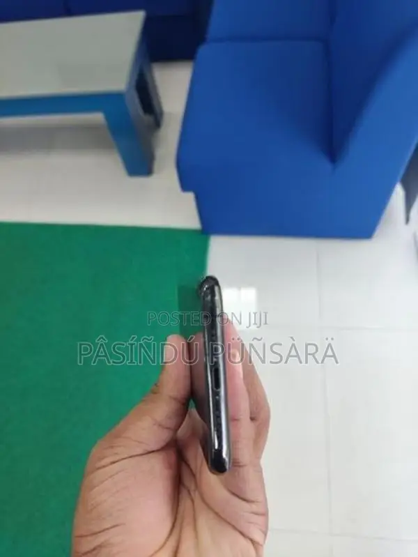 Apple iPhone XS (Used)