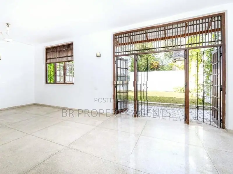 Two Story House for Sale in Nugegoda