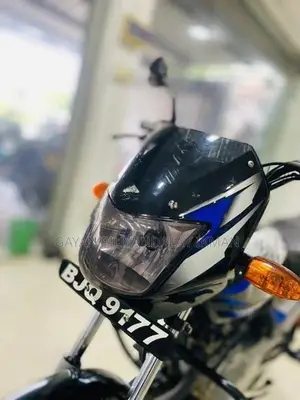 Bajaj CT100 2025