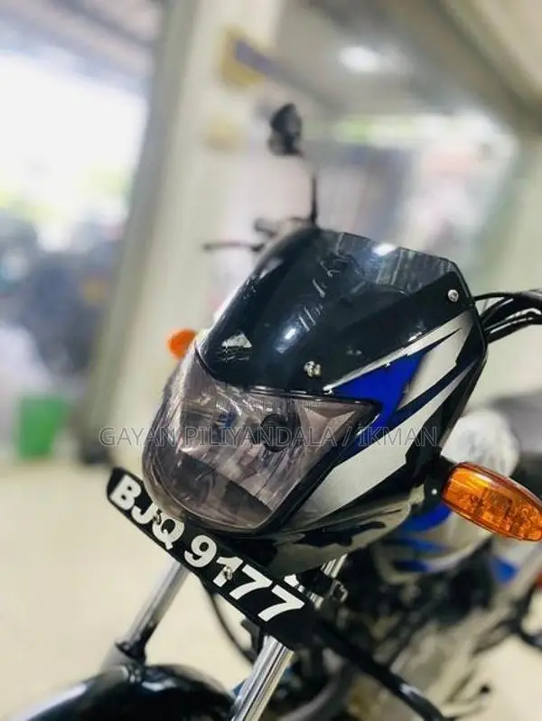 Bajaj CT100 2025