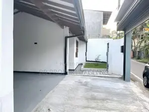 Two Story House for Sale in Nugegoda