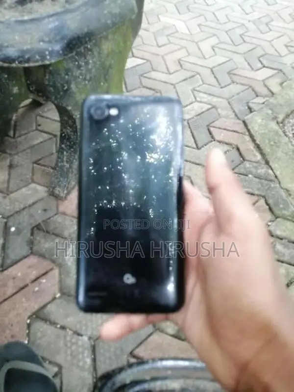 LG Q6 (Used)