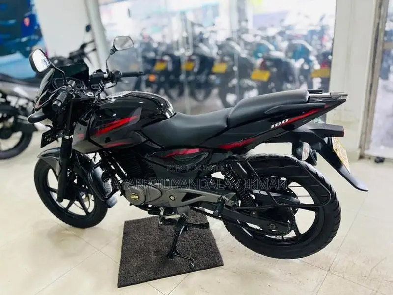 Bajaj Pulsar 180 2017