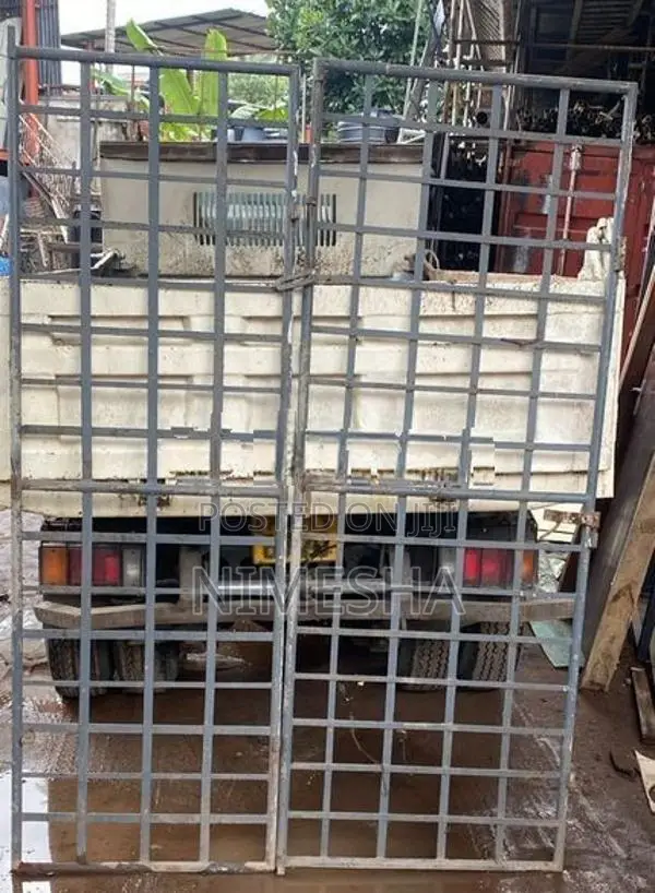 Gate