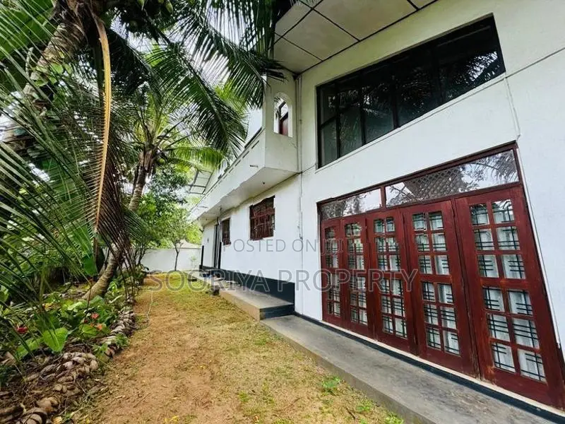 Super Luxury Modern House for Sale - Boralesgamuwa