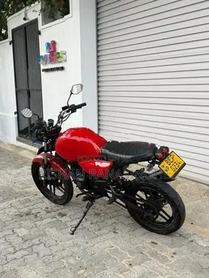 Bajaj V15 2016