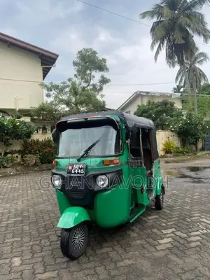 Bajaj RE 205 2025