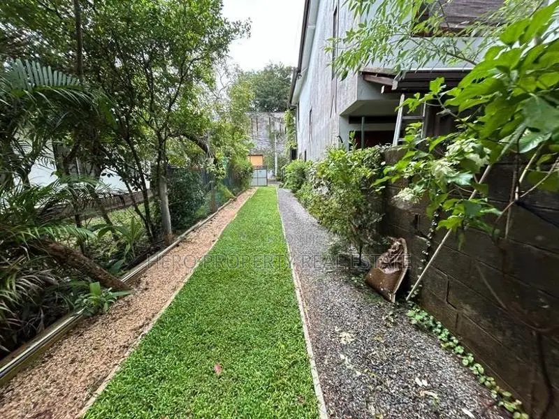Uncommon Furnished 1st Floor House for Rent in Baththaramulla