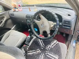 Nissan Sunny 1992