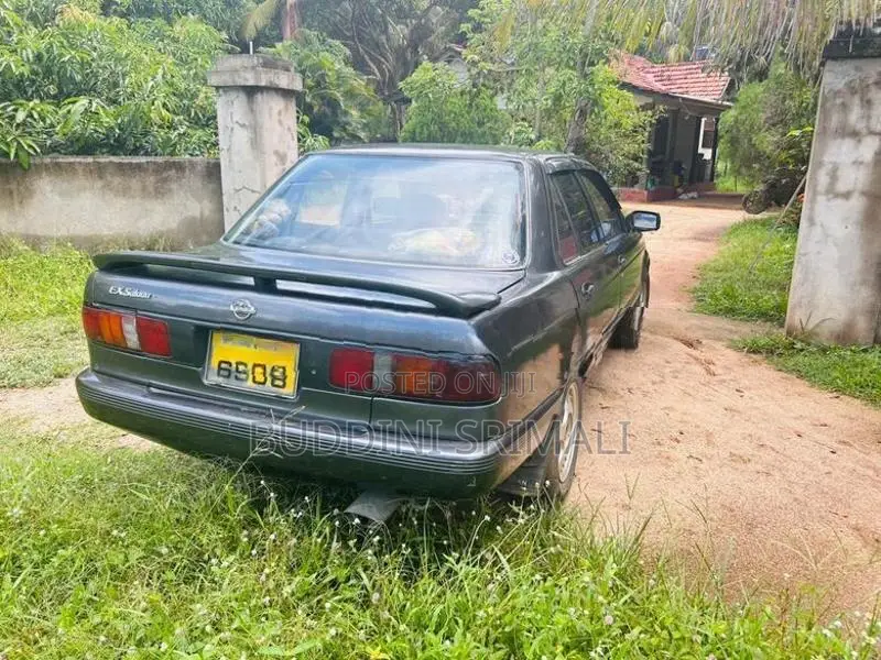 Nissan Sunny 1992