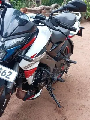 Bajaj Pulsar NS200 2025
