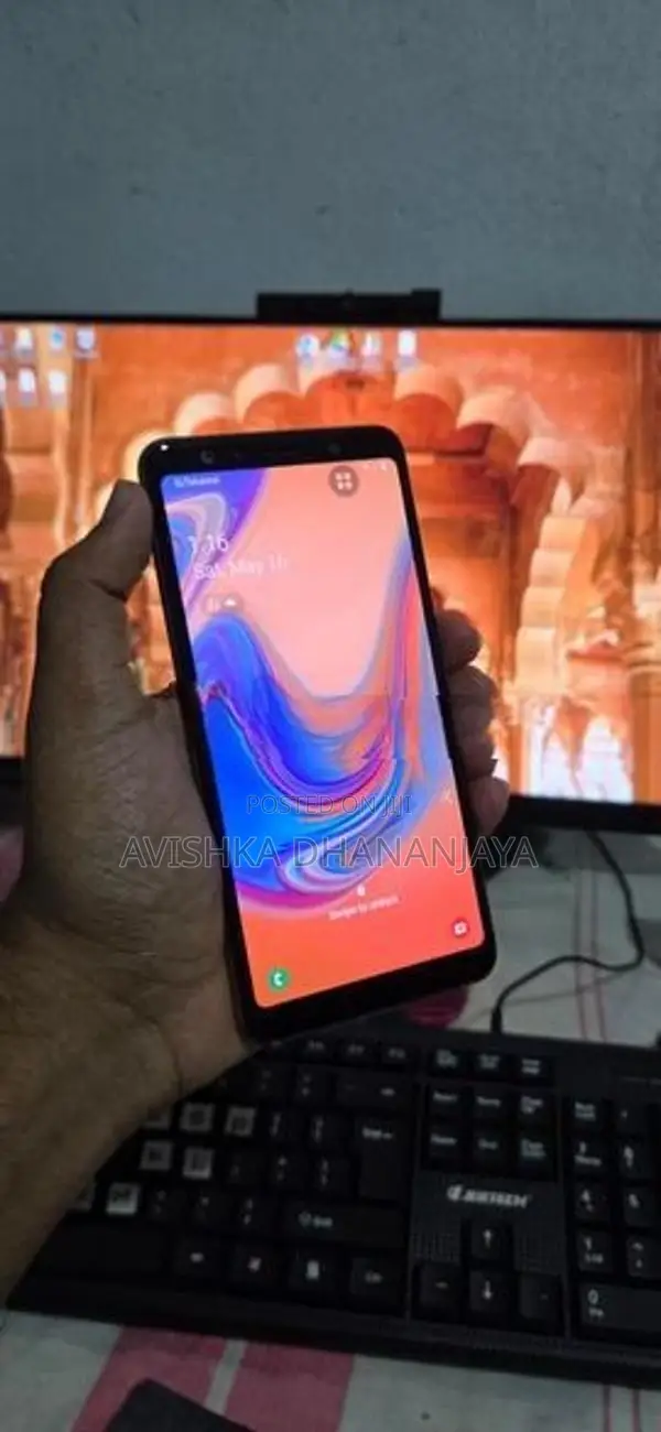 Samsung Galaxy A7 64GB (Used)
