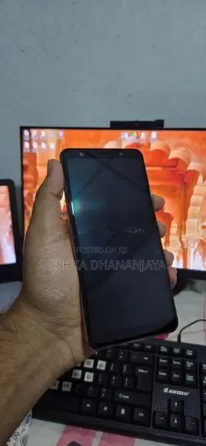 Samsung Galaxy A7 64GB (Used)