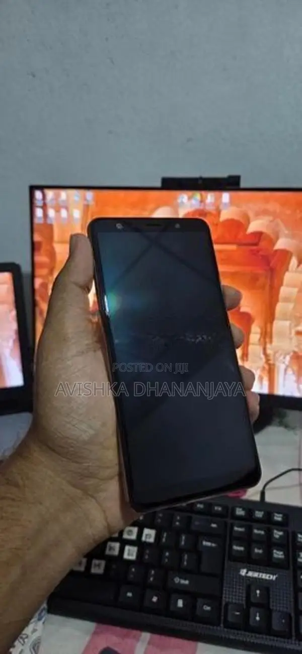 Samsung Galaxy A7 64GB (Used)