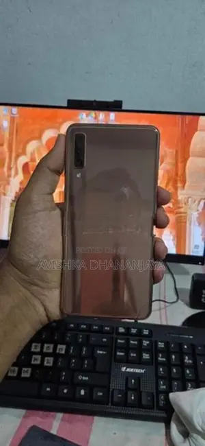 Samsung Galaxy A7 64GB (Used)