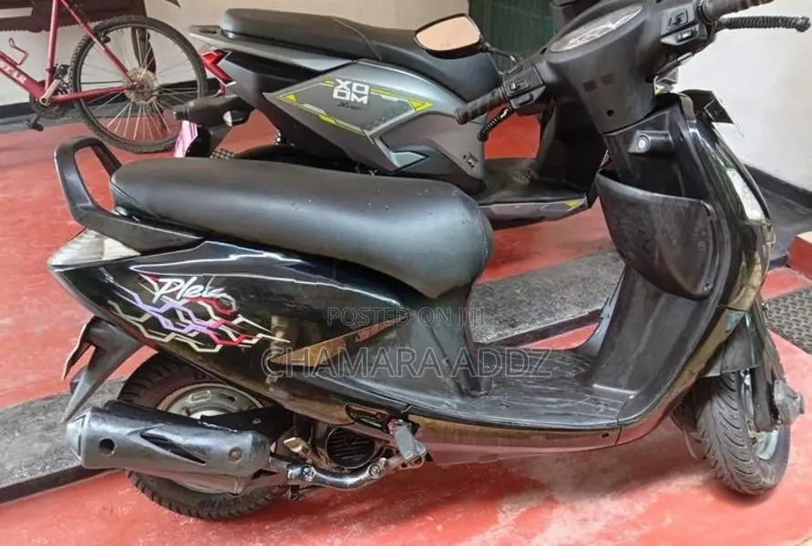 Hero Pleasure Auto 2012