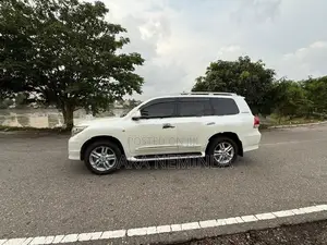 Toyota Land Cruiser V8 ZX 202 2010