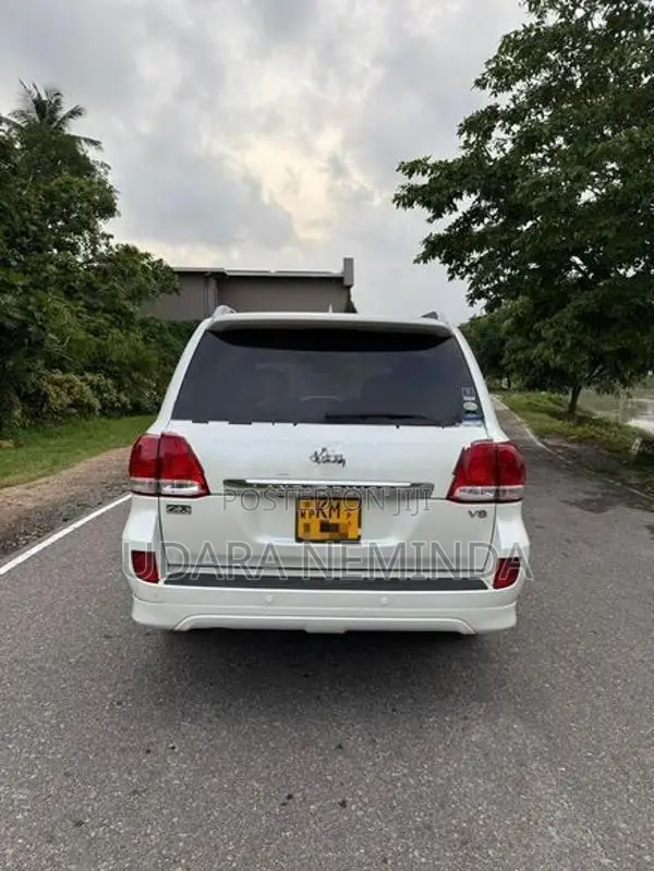 Toyota Land Cruiser V8 ZX 202 2010
