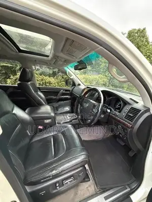 Toyota Land Cruiser V8 ZX 202 2010