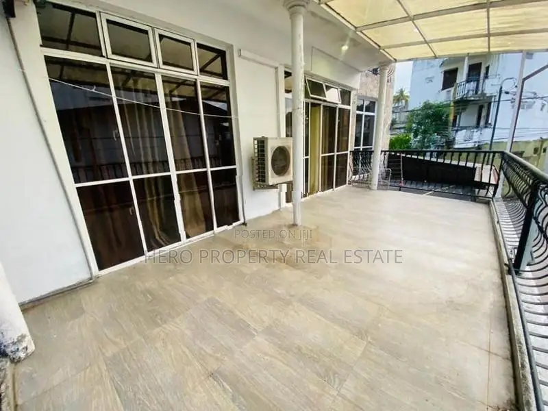 Modern Upstairs Apartment for Rent in Nawinna