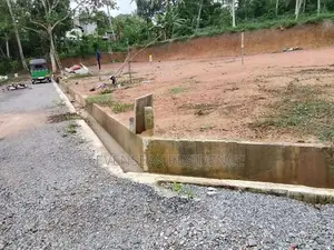 පදිංචිවීමට පර්චස් 8ක ඉඩමක් ජාඇලින්