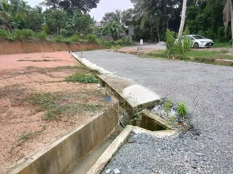 පදිංචිවීමට පර්චස් 8ක ඉඩමක් ජාඇලින්