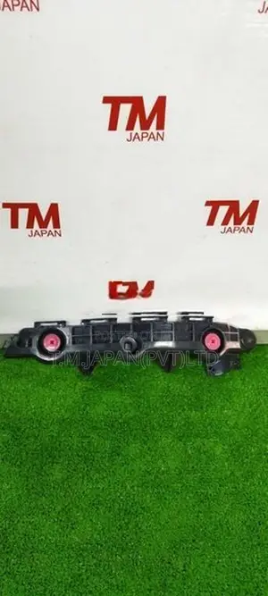 Toyota Raize Bumper Retainer One Side