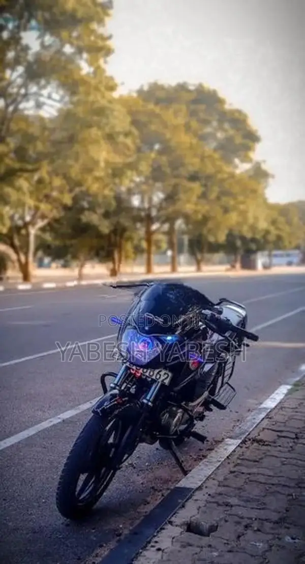 Bajaj Pulsar 150 2015